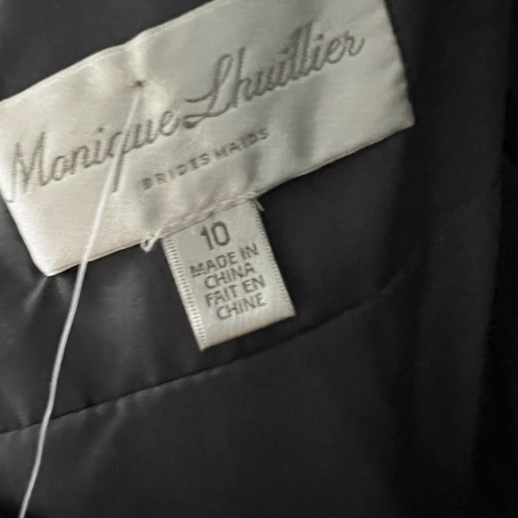 Long wedding appropriate gown. - Picture 5 of 6